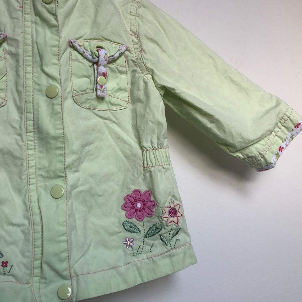 Adorable jacket 💕🦋🌸 - Picture 4 of 8